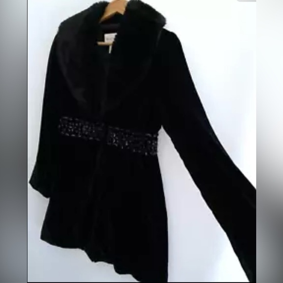 WHITE HOUSE BLACK MARKET | VELVET AND RHINESTONE COAT - Picture 4 of 6